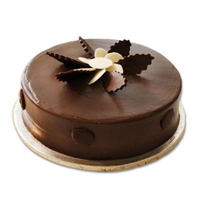 Fudge Cake Delivery Lahore - FromYouFlowers.pk