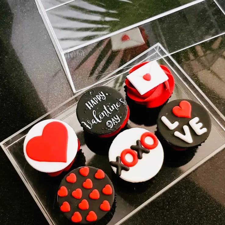 Valentine's Cupcakes Delivery Lahore - FromYouFlowers.pk