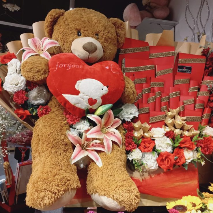 Valentines Teddy Bear Flowers Lahore - FromYouFlowers.pk