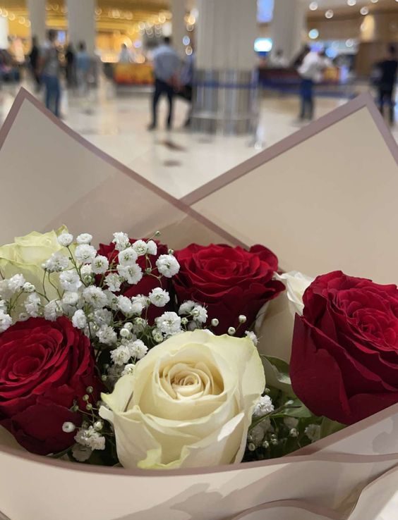 Best Rose Bouquet Pakistan - Fromyouflowers.pk