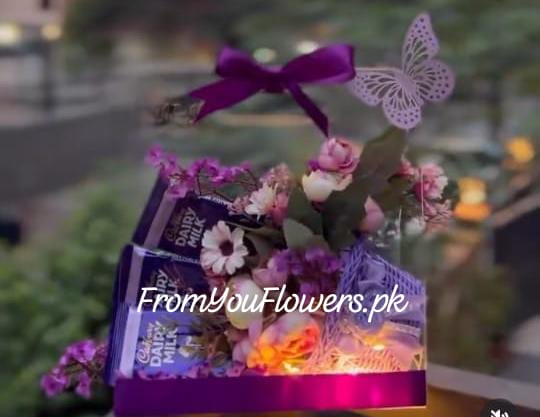 Mother's Day Flowers and Chocolates Lahore - FromYouFlowers.pk