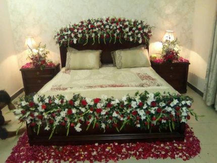 Fresh Flowers Room Decoration Lahore - FromYouFlowers.pk