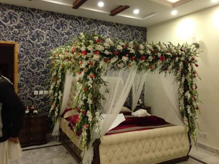 Room Decor Online Lahore - FromYouFlowers.pk