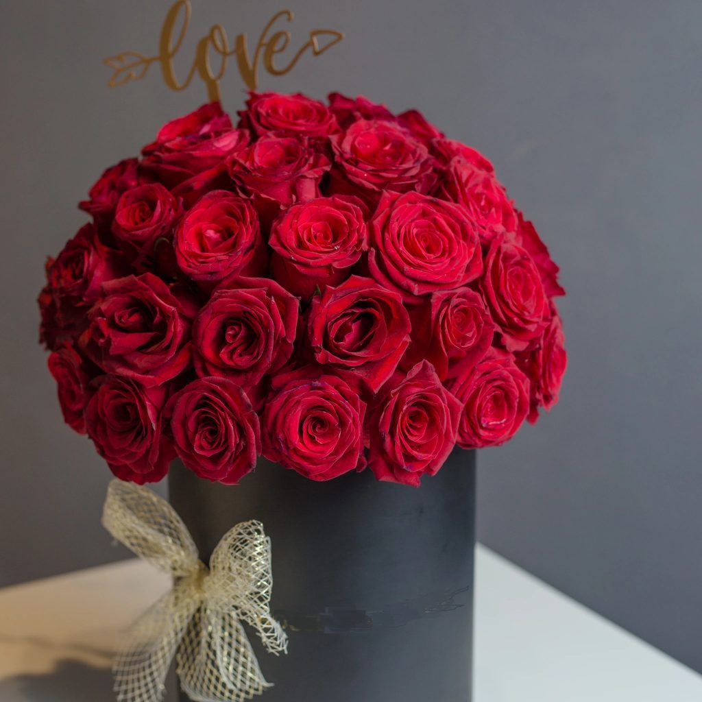 A House of Red Roses - Valentines Flowers Pakistan - FromYouFlowers.pk