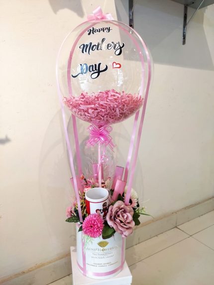 Flower Gift Box Lahore - FromYouFlowers.pk