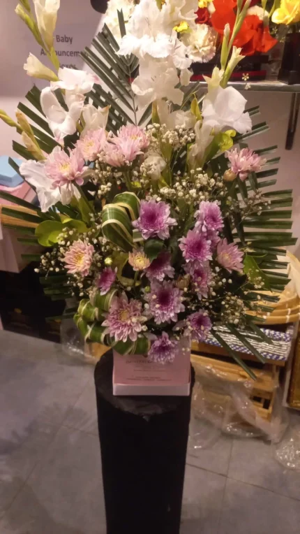 Beautiful Flower Box Lahore - FromYouFlowers.pk