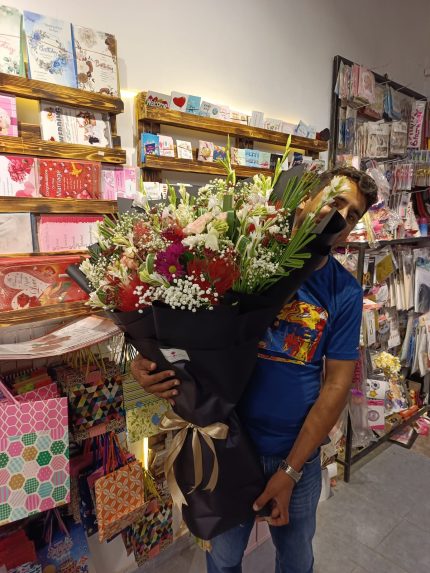 Flowers for Valentine's Day Lahore - FromYouFlowers.pk