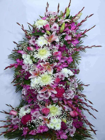 Fresh Flowers Stand Lahore - FromYouFlowers.pk