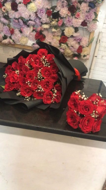 Red Roses Gift Pakistan - Fromyouflowers.pk