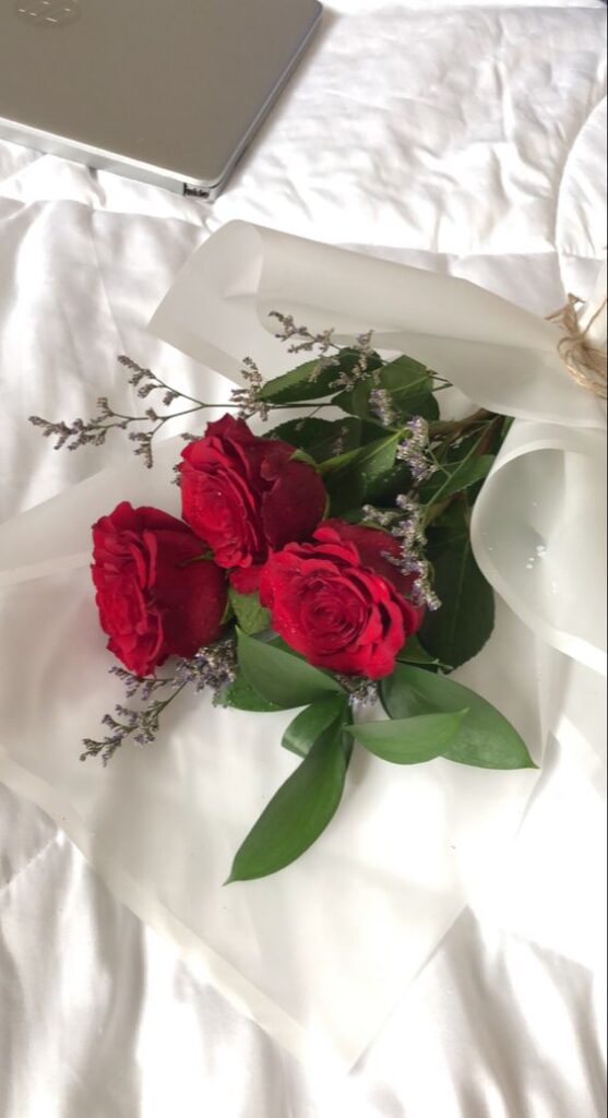 Cute Red Rose Bouquet - Online Red Rose - Fromyouflowers.pk