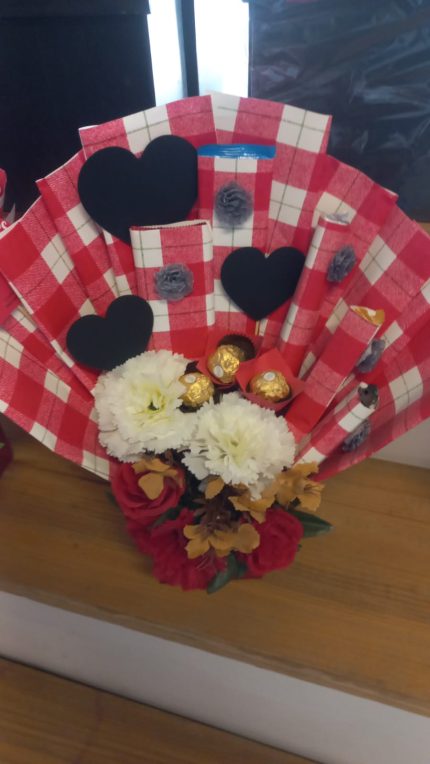 Best Valentine Gift Faisalabad - Fromyouflowers.pk