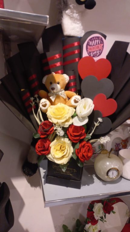 Valentine's Day Flower Deals Pakistan - FromYouFlowers.pk