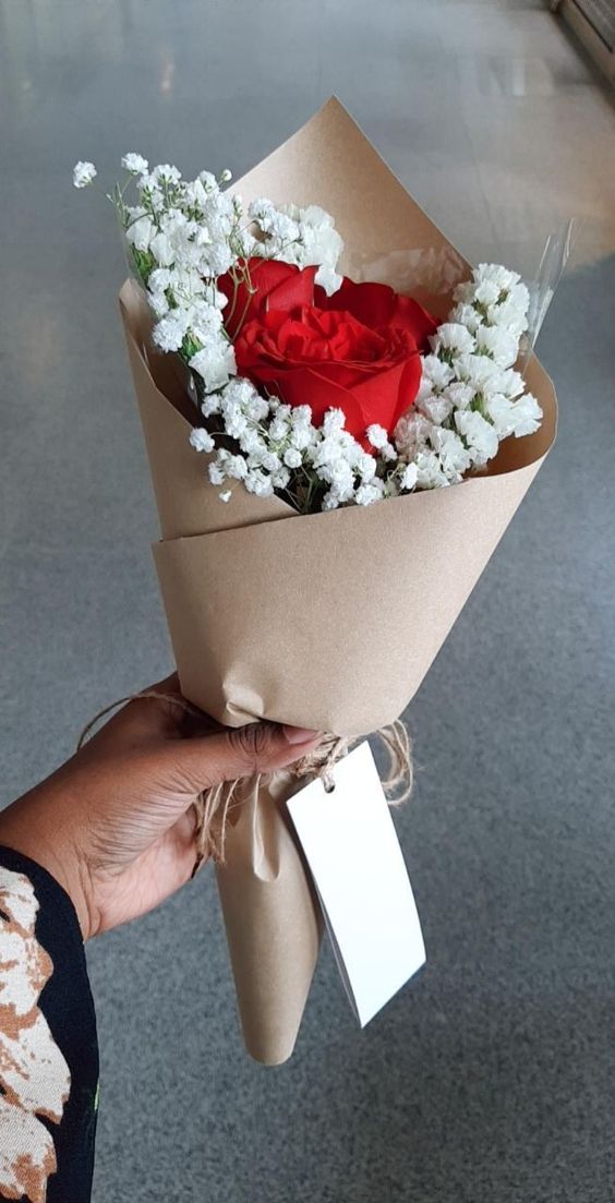 Mini Flower Bouquet Delivery - FYF Pakistan