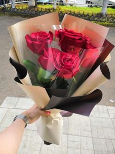Anniversary Flowers Delivery Pakistan - FYF