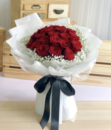 Red Roses Flowers Delivery Pakistan - FromYouFlowers.pk