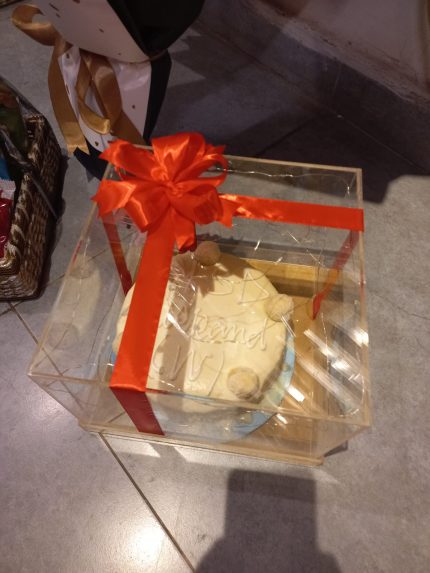 Valentine Gift Delivery in Pakistan - FromYouFlowers.pk