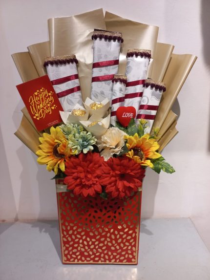 Valentine Gifts Box Lahore - FromYouFlowers.pk