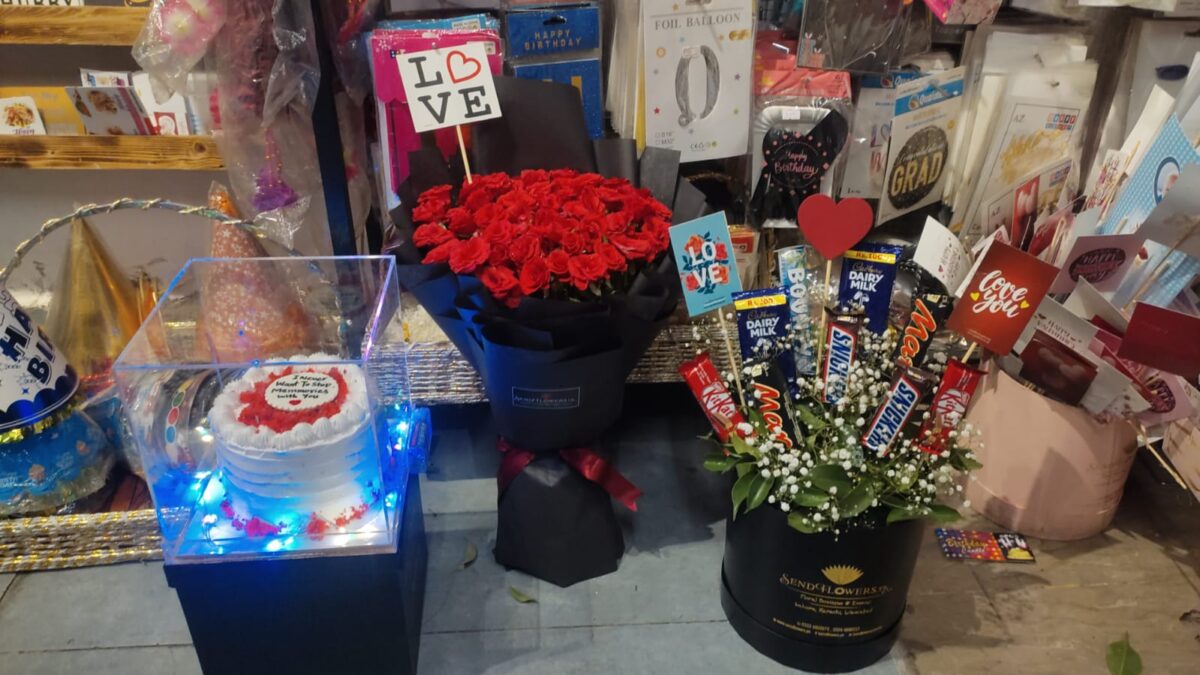 Valentine Gift Delivery - FromYouFlowers.pk