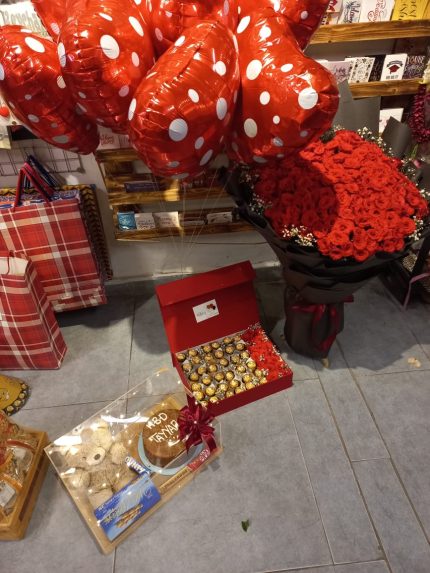 Valentine Flower Gift Ideas Lahore - FromYouFlowers.pk
