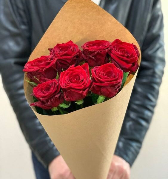 Valentine Bouquet Delivery in Lahore - FromYouFlowers.pk