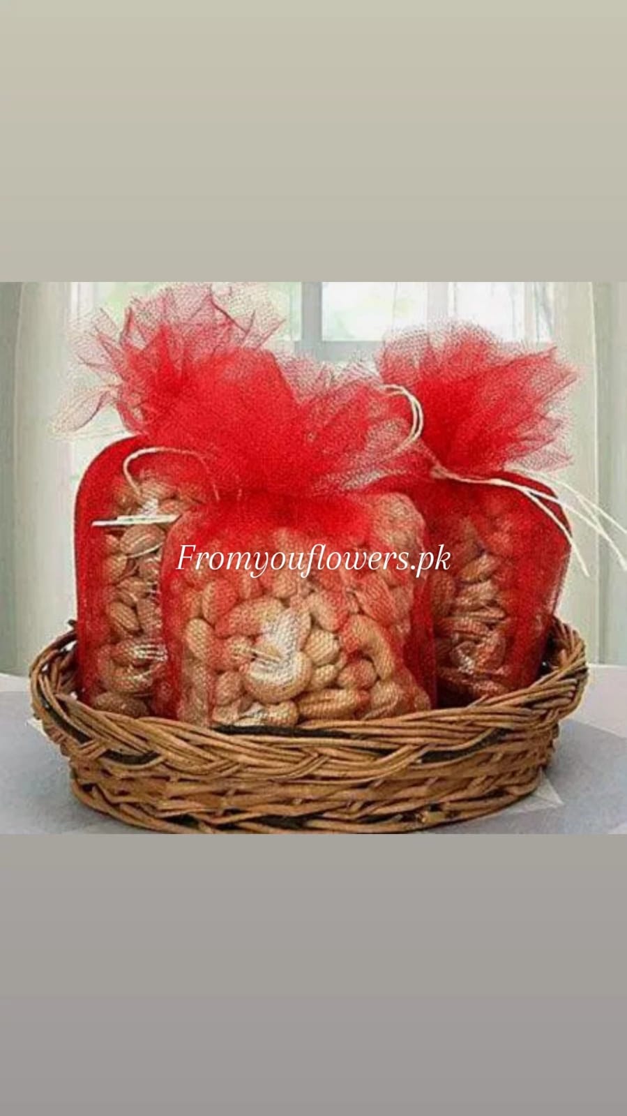 Valentine Gift Delivery Pakistan - FromYouFlowers.pk