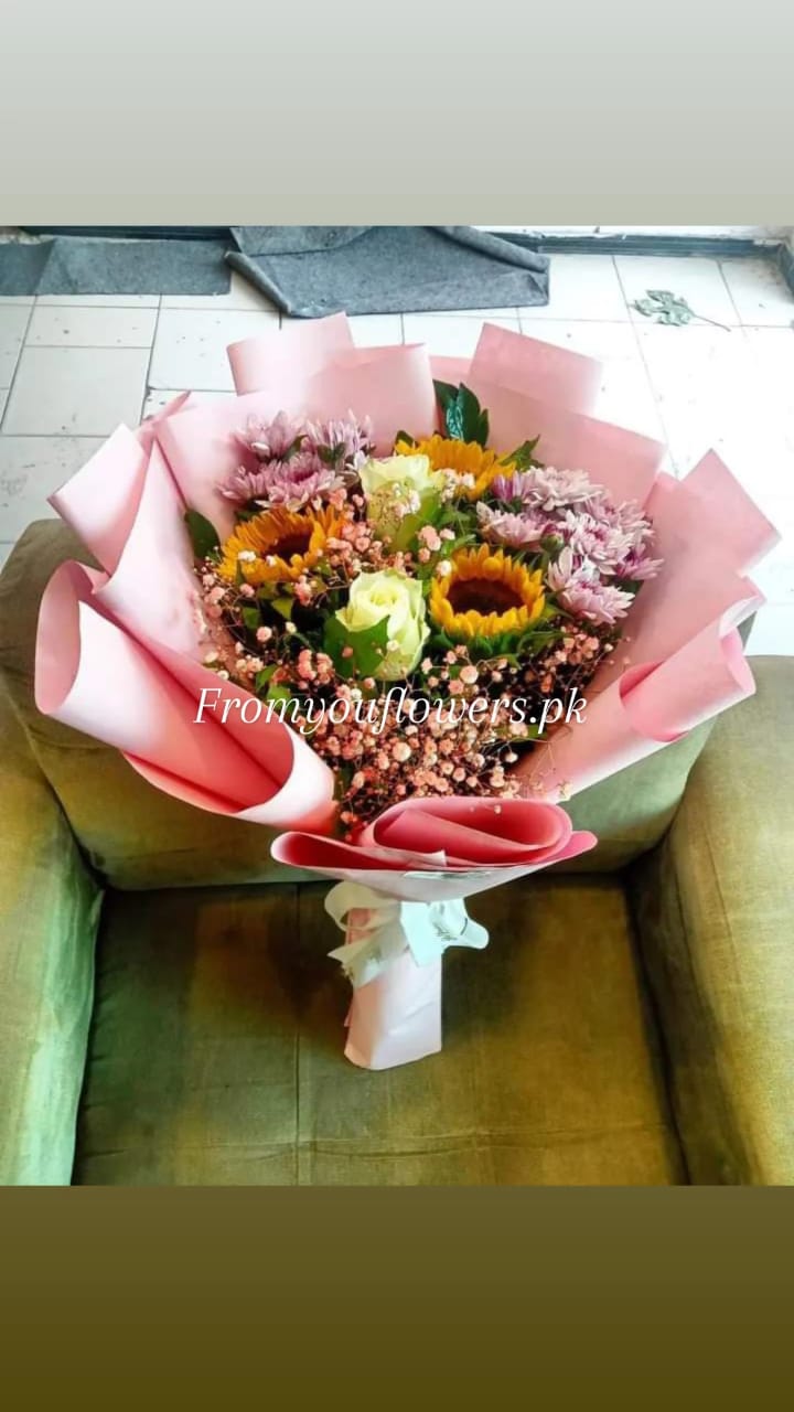 Valentine Bouquet in Pakistan - FromYouFlowers.pk