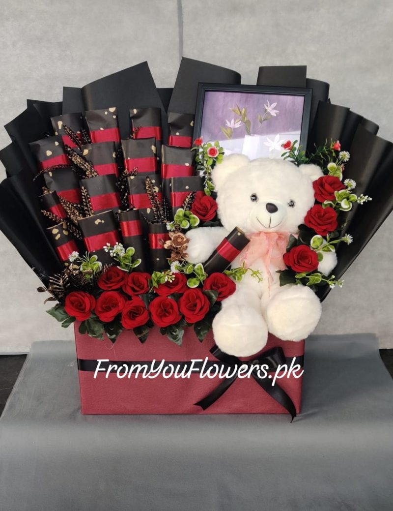 Valentine's Day Flower Deals Lahore - FromYouFlowers.pk