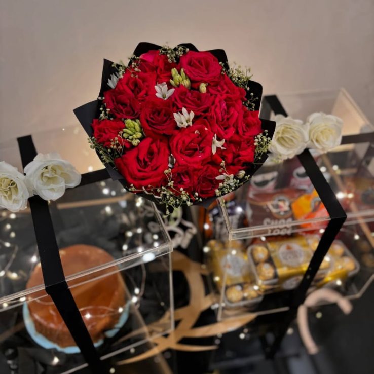 Acrylic Box Cake and Chocolates Lahore - FromYouFlowers.pk