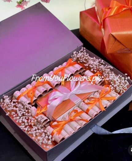 Cash Surprise Gift Box Lahore - FromYouFlowers.pk