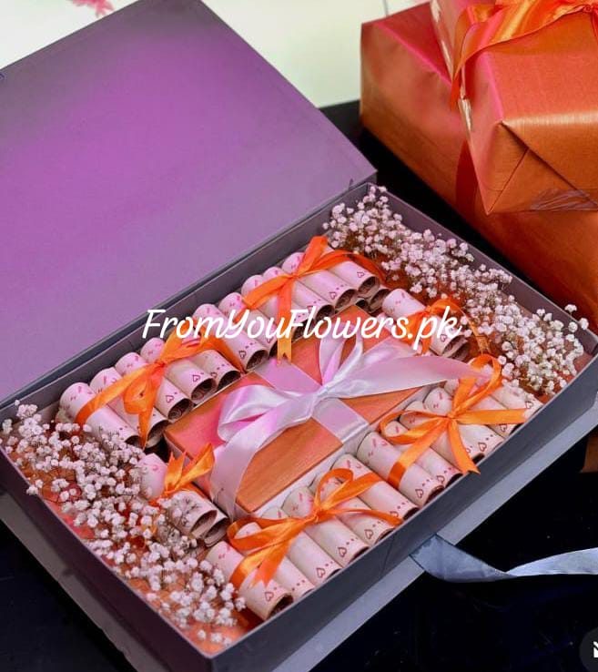 Cash Surprise Gift Box Lahore - FromYouFlowers.pk