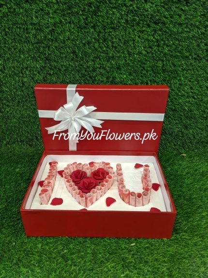 Roses and Cash Lahore - FromYouFlowers.pk