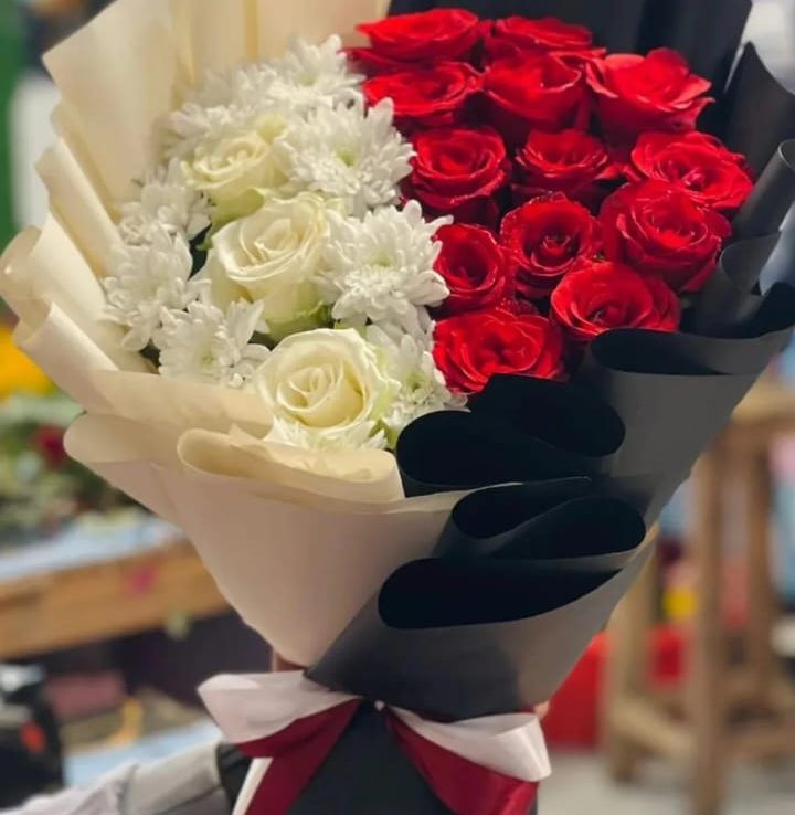 Valentine Flowers Shop Lahore - FromYouFlowers.pk