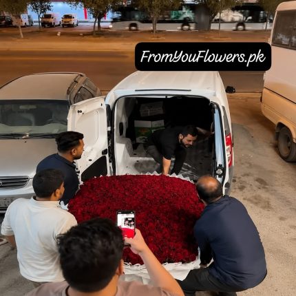 Send Valentine Flowers Online Pakistan - FromYouFlowers.pk